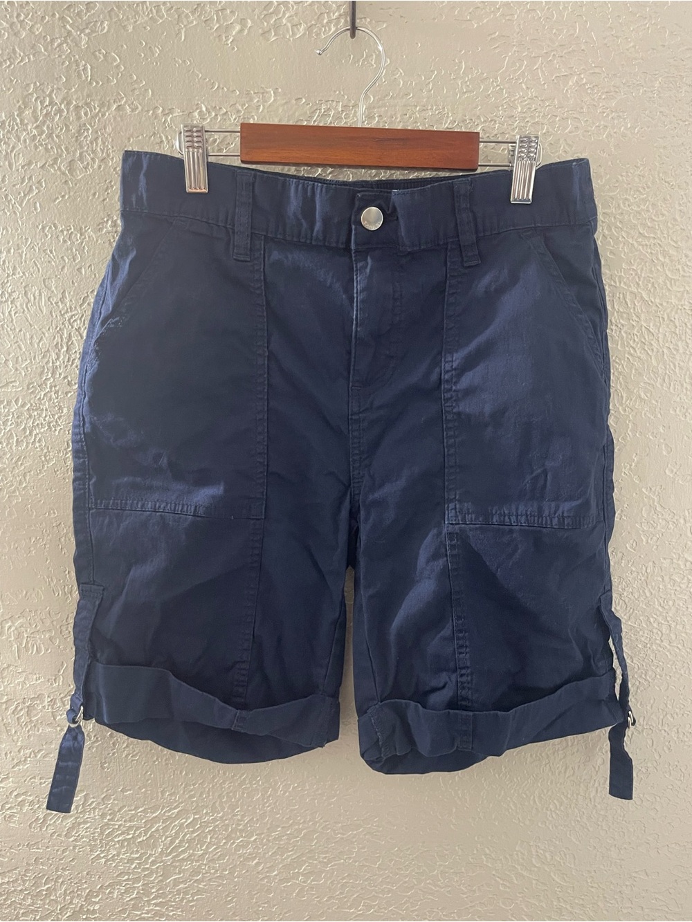 Tahari Women’s Navy Roll-Hem Cargo Shorts Size 4